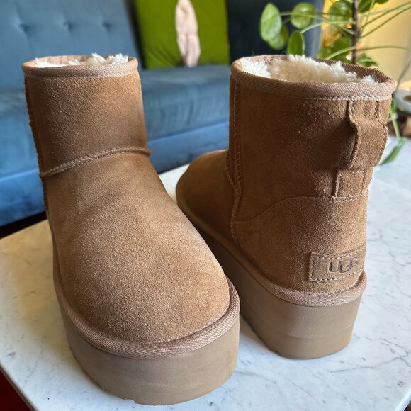 Ugg Classic Mini Platform Boots - Picture 5 of 5